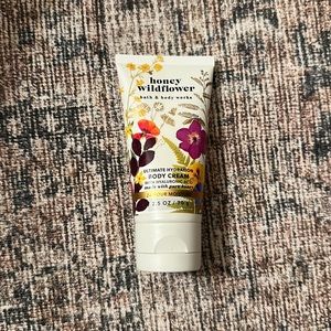 Bath and body works honey wildflower body cream